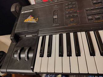 esoniq MR-61 keyword music workstation synthesizer