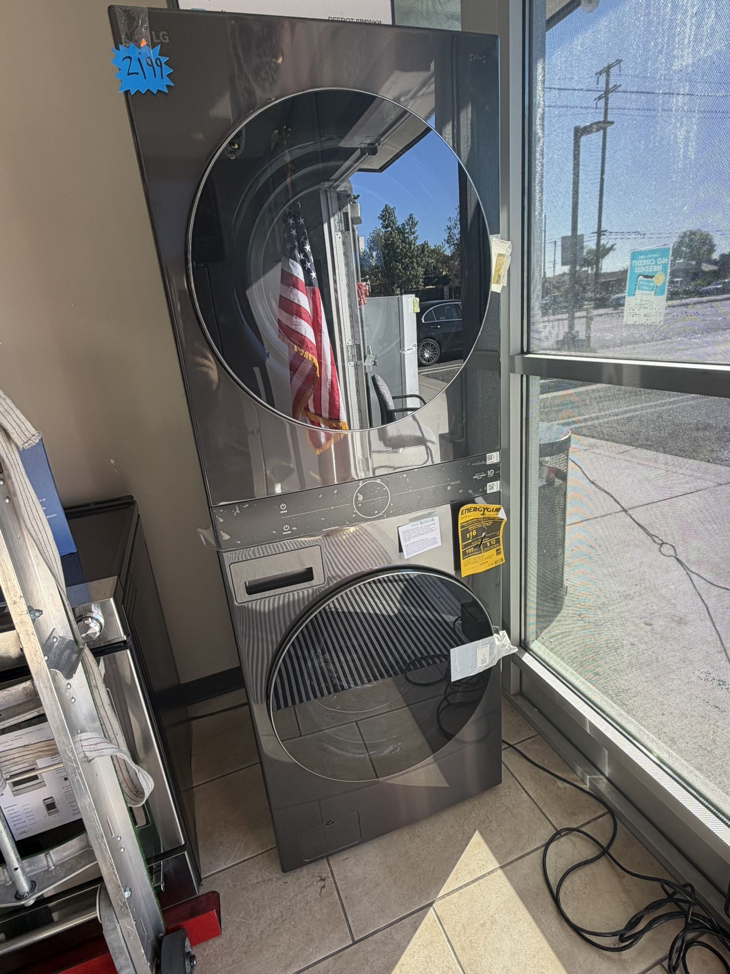 LG Washer And Electric Dryer Stackable 