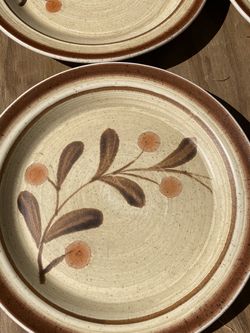 4 Japanese Stoneware Plates 