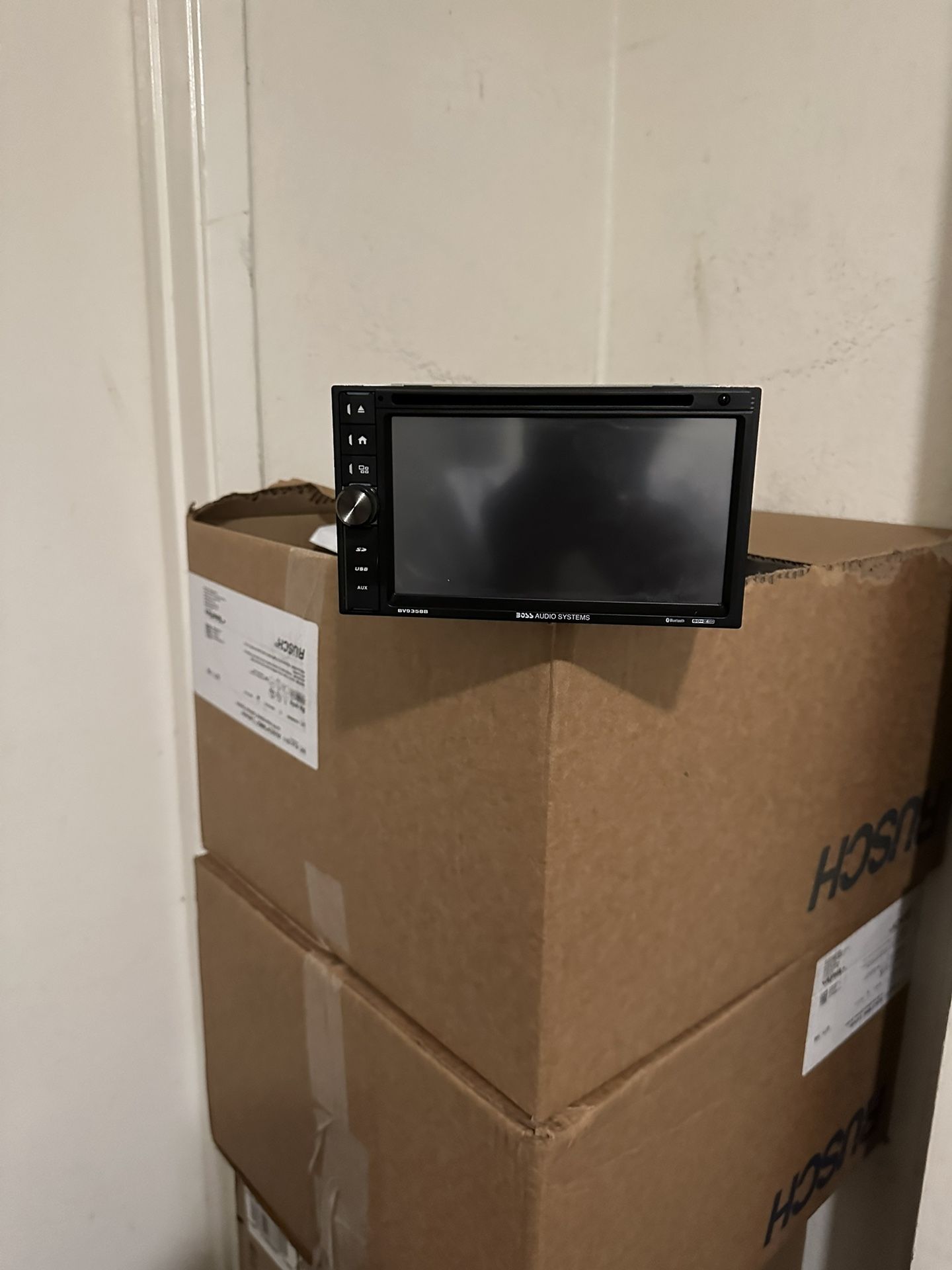 Boss Indash DVD Bluetooth Radio Brand New 