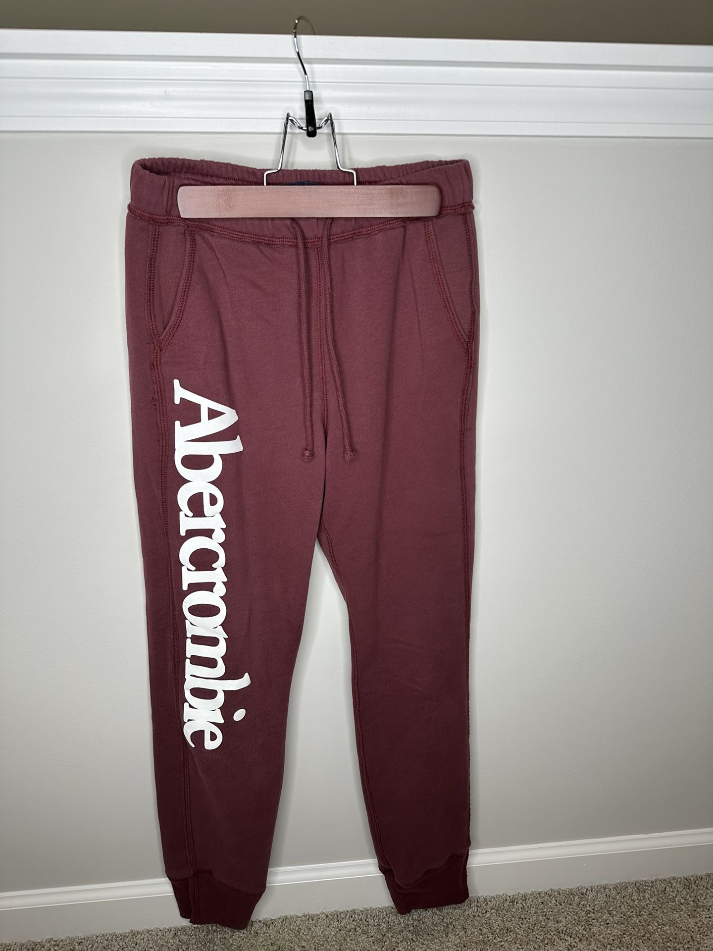 XS Abercrombie & Fitch Burgundy Jogger Sweatpants