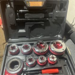 CENTRAL MACHINERY 3/8 in. to 2 in. Ratcheting Pipe Threader Set, 10-Piece