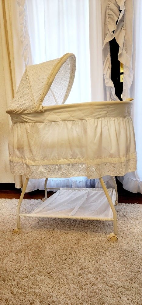 Baby Bassinet Like  New