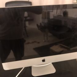 2010 iMac 21.5 Inch (no loaded OS)