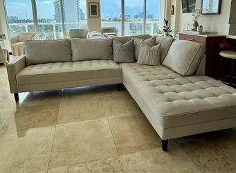 L-Shaped Sectional Sofa- Excellent Condition