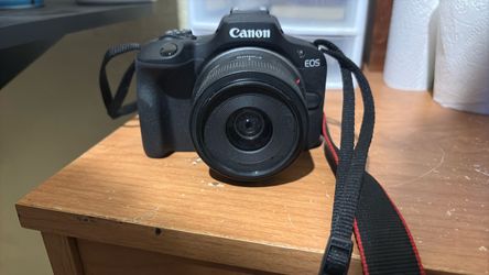 Camera Cannon R100