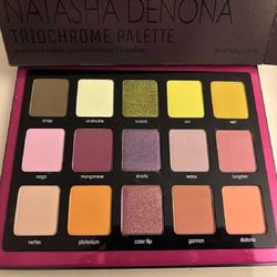 try employee All-In-One Makeup Kits for a Perfect Application!