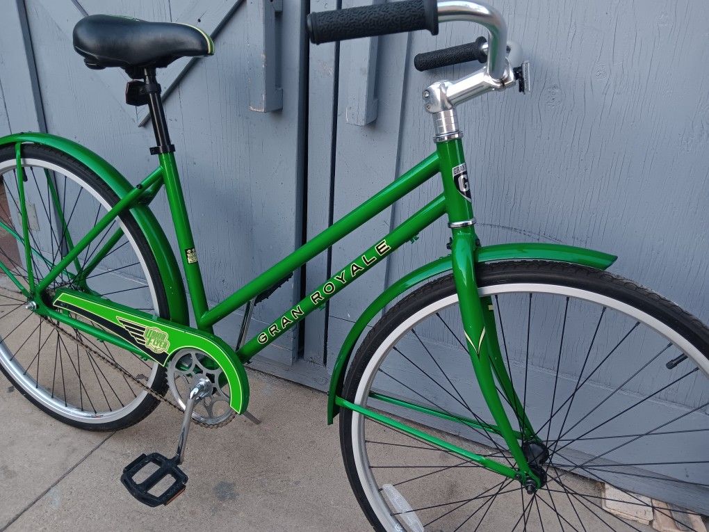 Gran Royale. Bicycle. 700c Tires