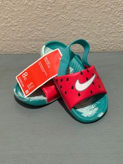Baby’s NIKE Slides!