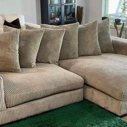 Grey Sectional - SO COMFORTABLEEE!!!!!! 😍😍