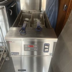 2017 Pitco Frialator SRTE Stainless Steel Floor Style On Wheels