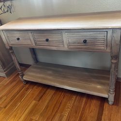 6 pieces of furniture