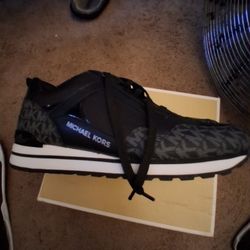 Michael kors size nine and a half women's sneaker