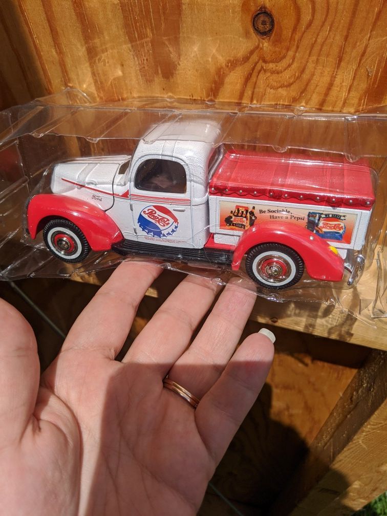 Collectible Pepsi Truck "1940"