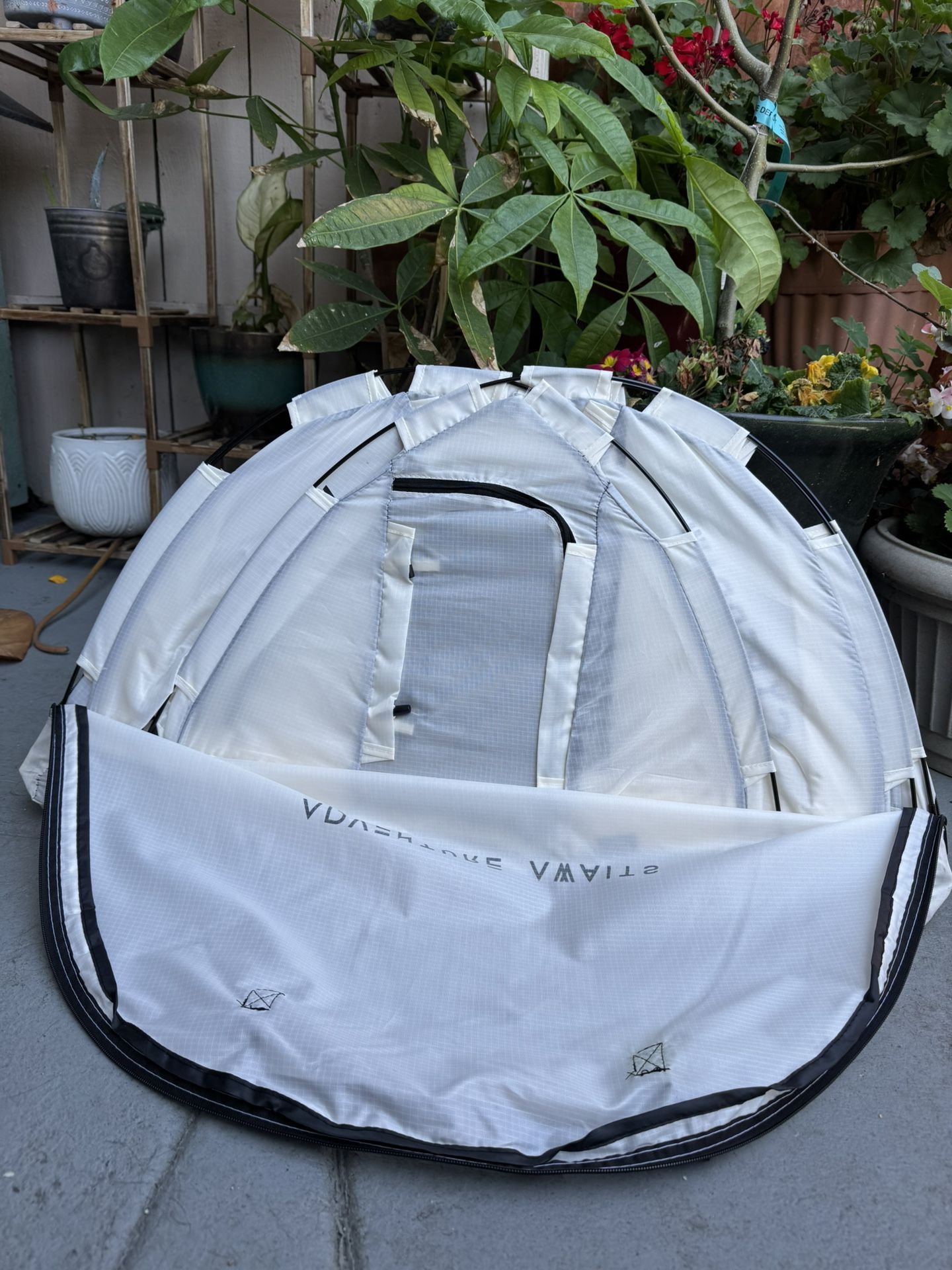 Cyberpaw Astrodome - Cat Bed, Small Dog Beds, Dogs House, Puppy Playpen, Cats Cave Tunnel, Waterproo