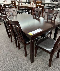 Comedor De Madera Nuevo En Su Caja