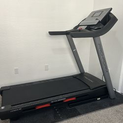ProForm Trainer 9.0 Treadmill - Excellent Condition / iFIT & Entertainment Ready