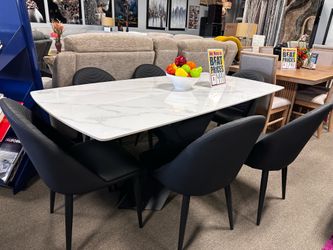 Beautiful dining room set! 🩷☎️📦 Easy Financing!