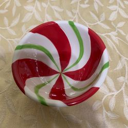 Pier One Imports  Candy Cane Candy Dish 4” dia peppermint