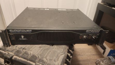Behringer EP2000 Amplifier