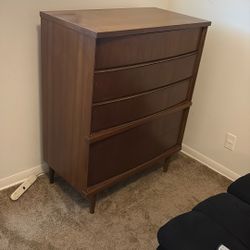 Solid Wood Bassett Furniture Dresser-4 Drawers