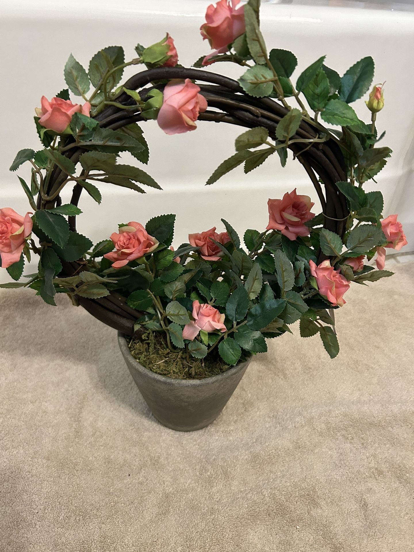 Silk Pink Roses Trellis Circle