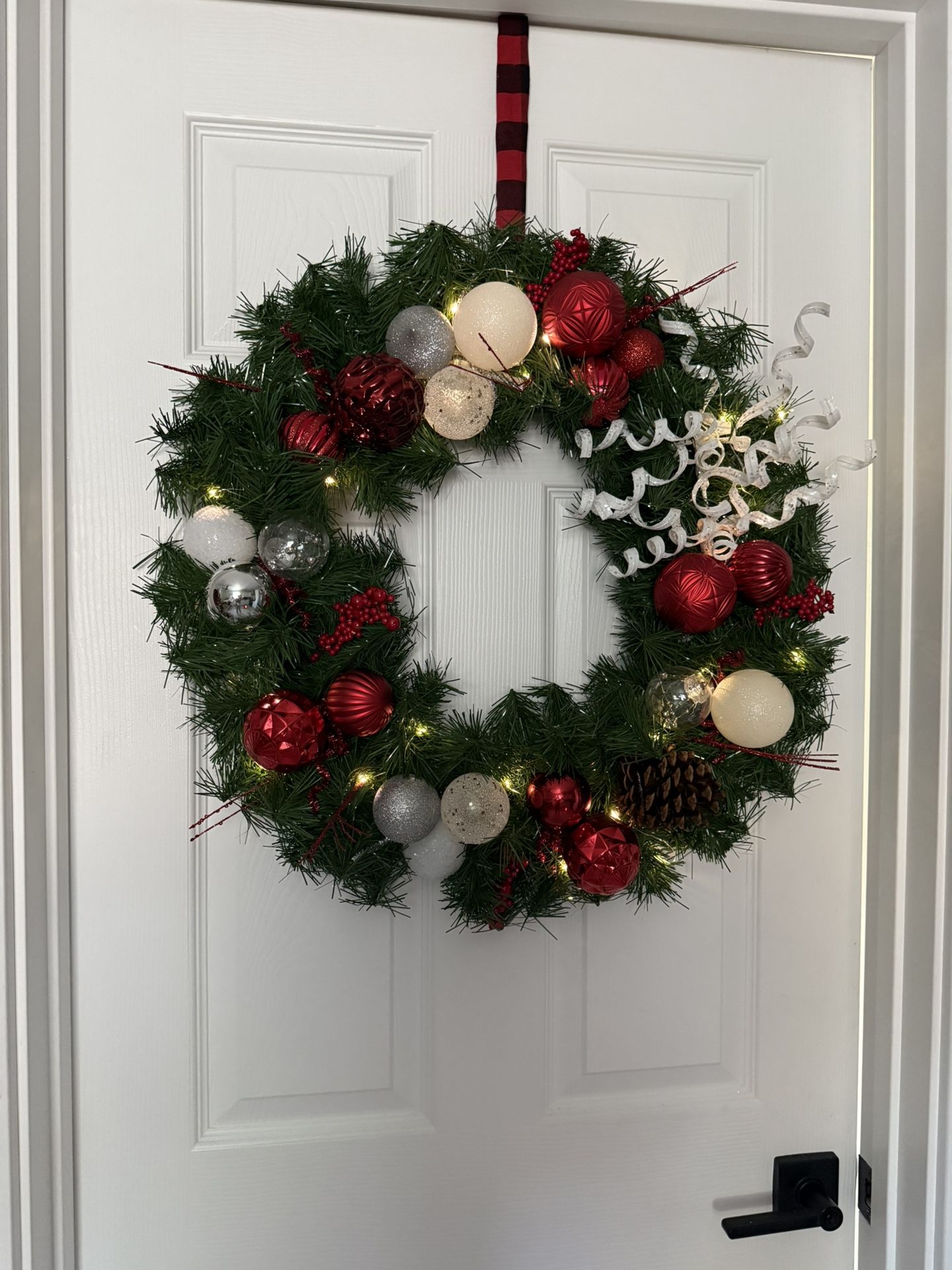 New Christmas Wreath. 24 Inch