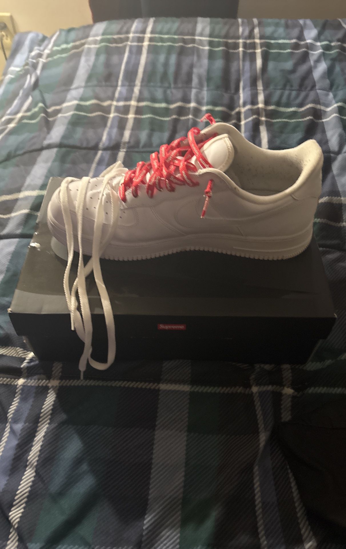 Supreme Nike Air Force 1 lows