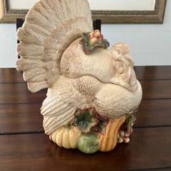 Ceramic turkey good for cookies