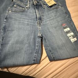 Women Levis Jeans 