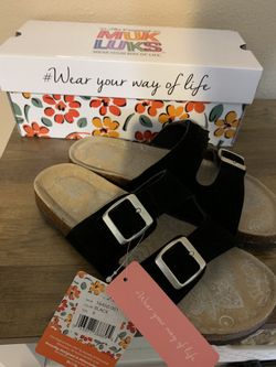 Muk Luke Sandals Size 9