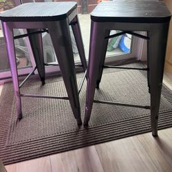 2 Barstools