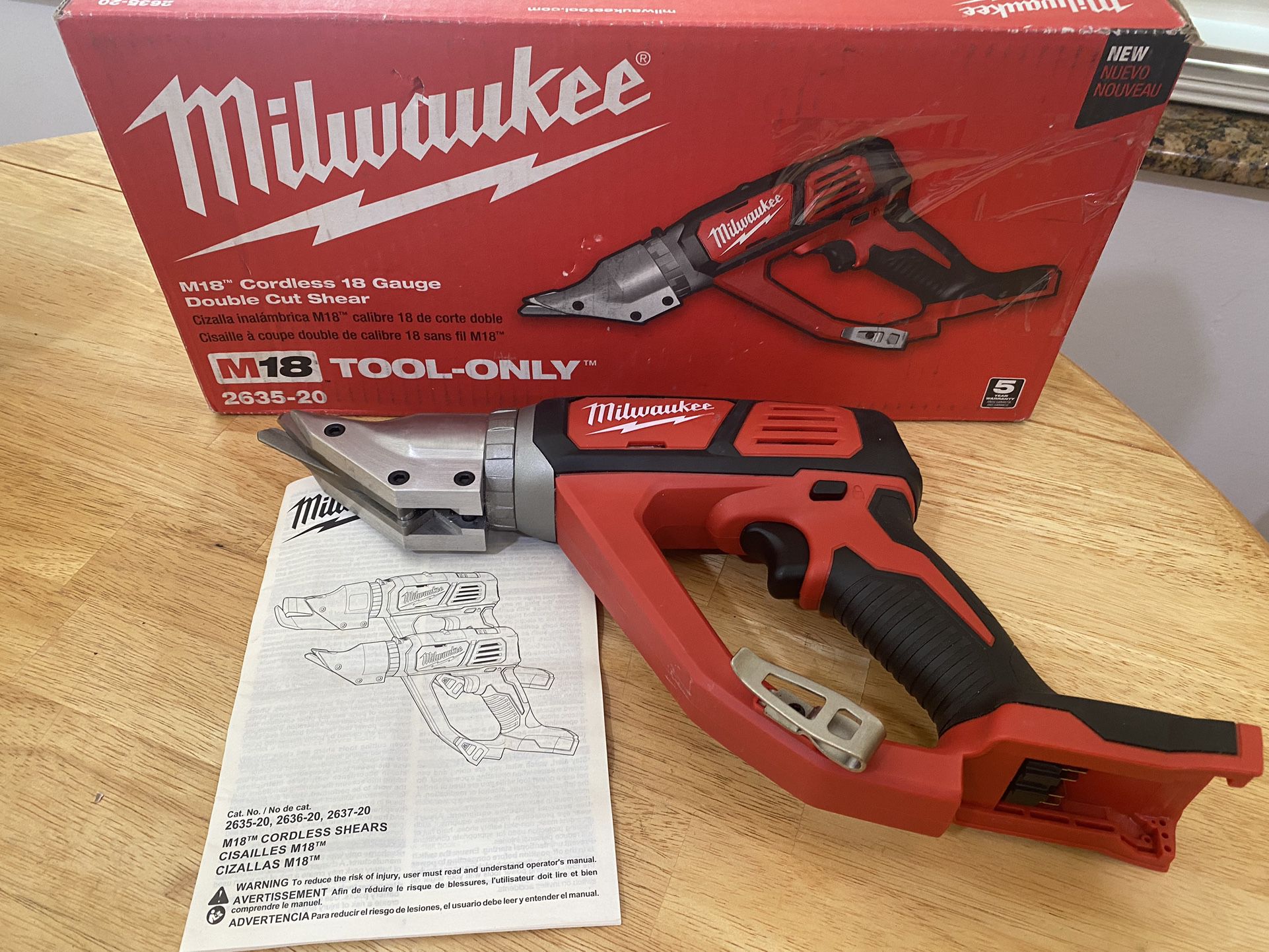 Milwaukee M18 Double Cut Shear 18 Gauge. Tool Only 