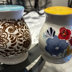 The pioneer woman Flea Market Salt & Pepper Shakers