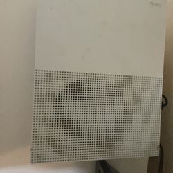 Xbox one S 1TB (Controller included)