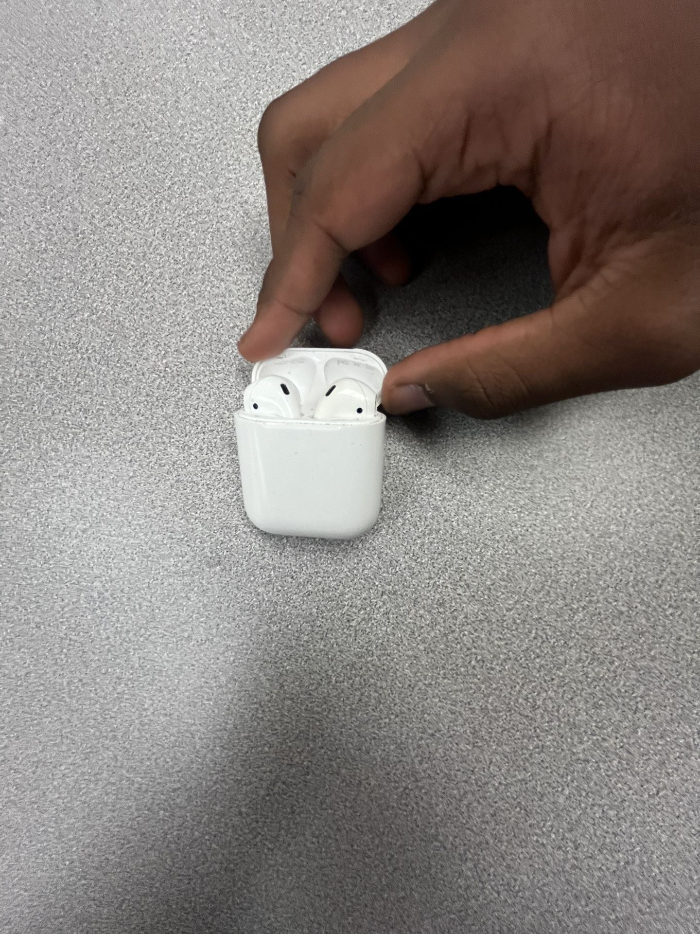 Gen 1 Airpods
