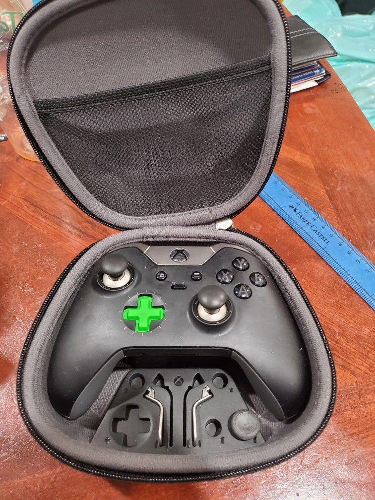 Xbox One Elite Wireless Controller Series 1 (Model 1698)