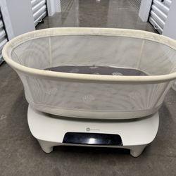 4moms mamaRoo sleep bassinet