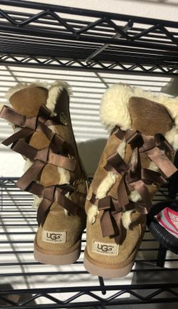 UGG boots size 4