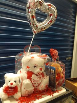 Valentine's teddy bears