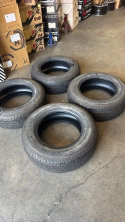 BRIDGESTONE DULER H/T  255 65 R 17 takeoff Tire