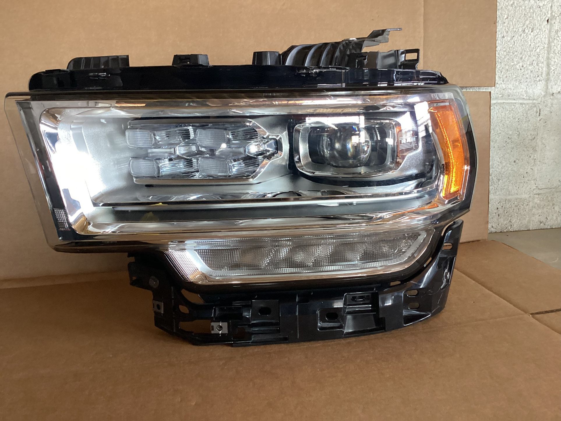2019-24 RAM 2500/3500 Driver FULL LED Headlight GREAT OFFER ORIGINAL✅
