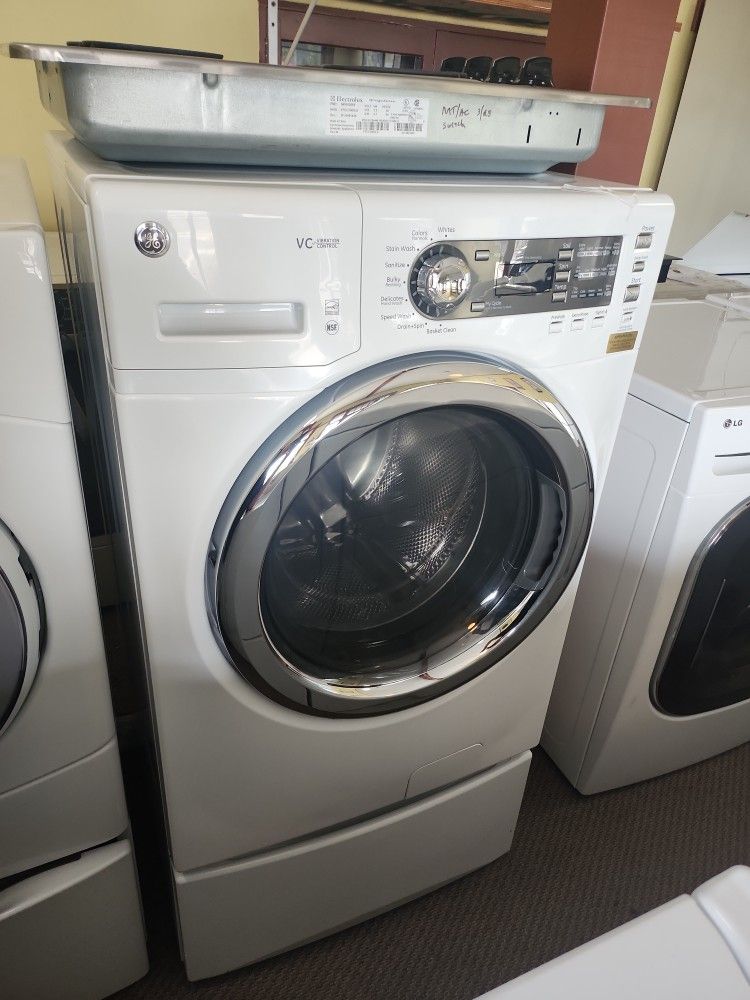 GE Front Load Washing Machine With Pedestal