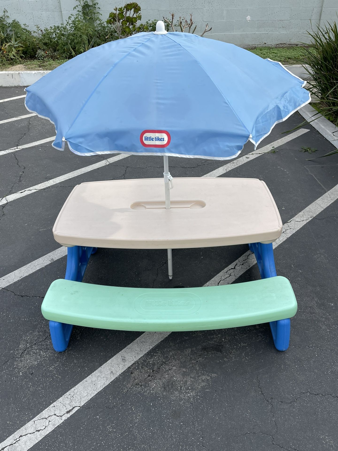 Little Tikes Easy Store Jr. Picnic Table with Umbrella, Blue & Green - Play Table