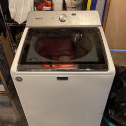 Washer In Great Working Condition. 