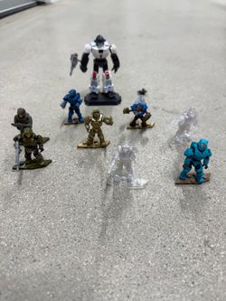 Hallo mini figures