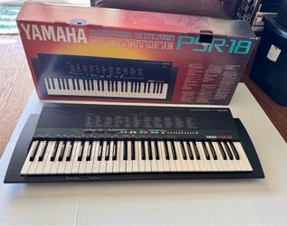 Yamaha Portatone PSR-18 Electronic Keyboard
