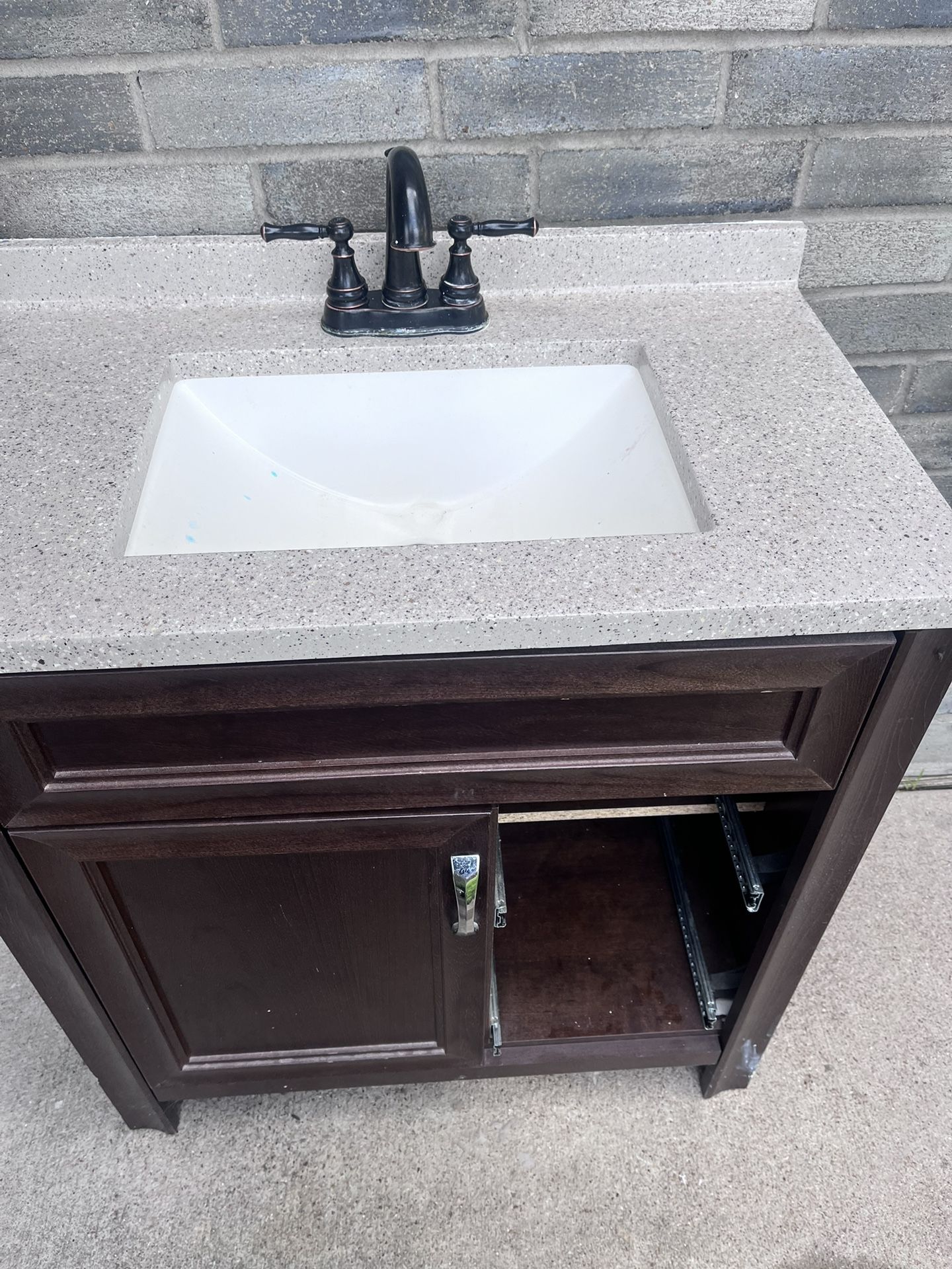 bathroom sink for Sale in Houston, TX - OfferUp