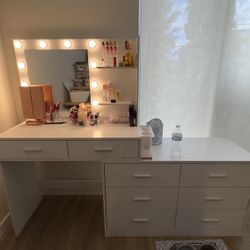 Vanity Makeup table Beauty 