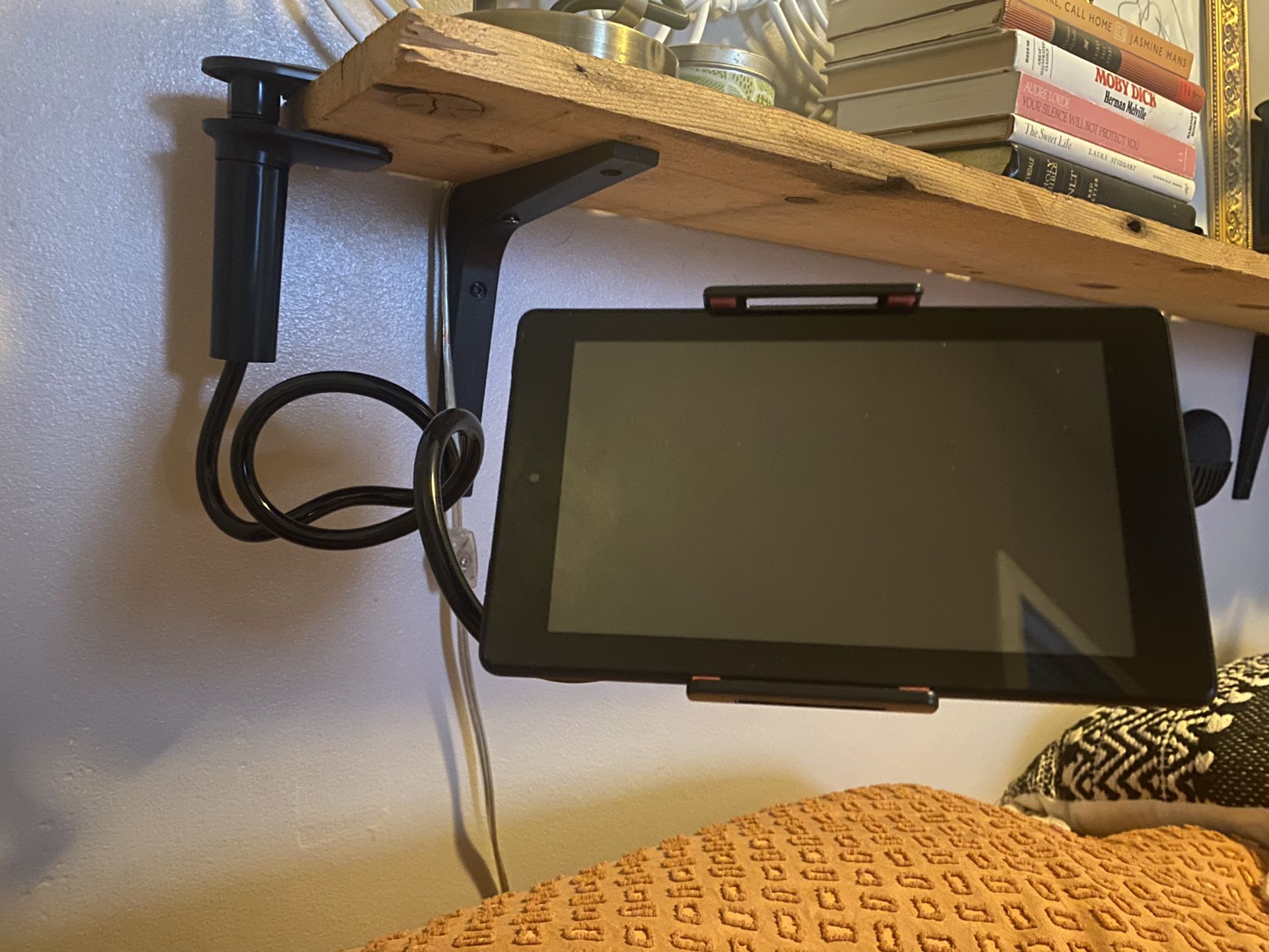 Amazon fire 7” 2021 + Stand 